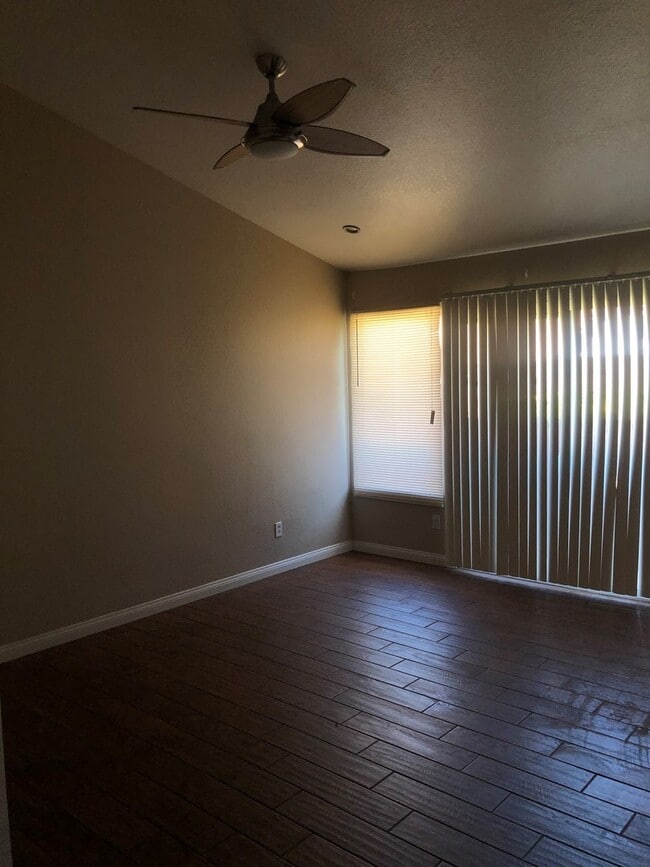 Building Photo - Gorgeous and Large  4 bedroom Custom Single Story Rental Home