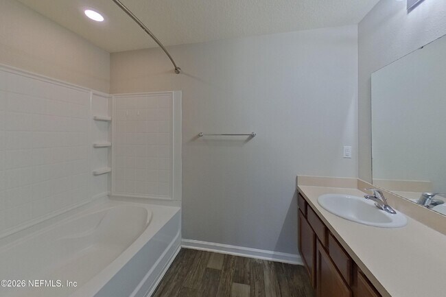 Building Photo - 2210 Pebble Point Dr