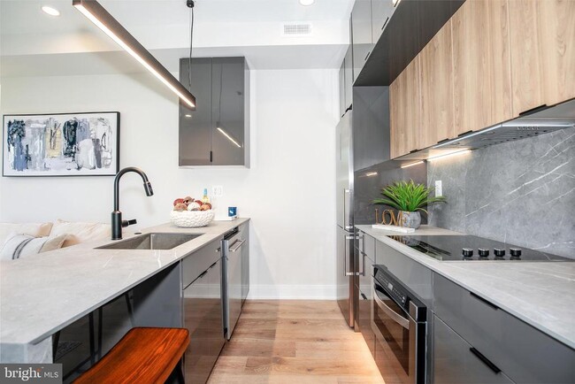 Building Photo - 1133 5th St NW
