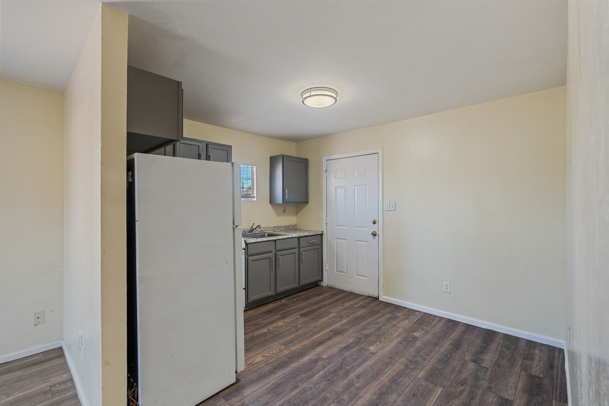 Building Photo - 2745 E Willetta St