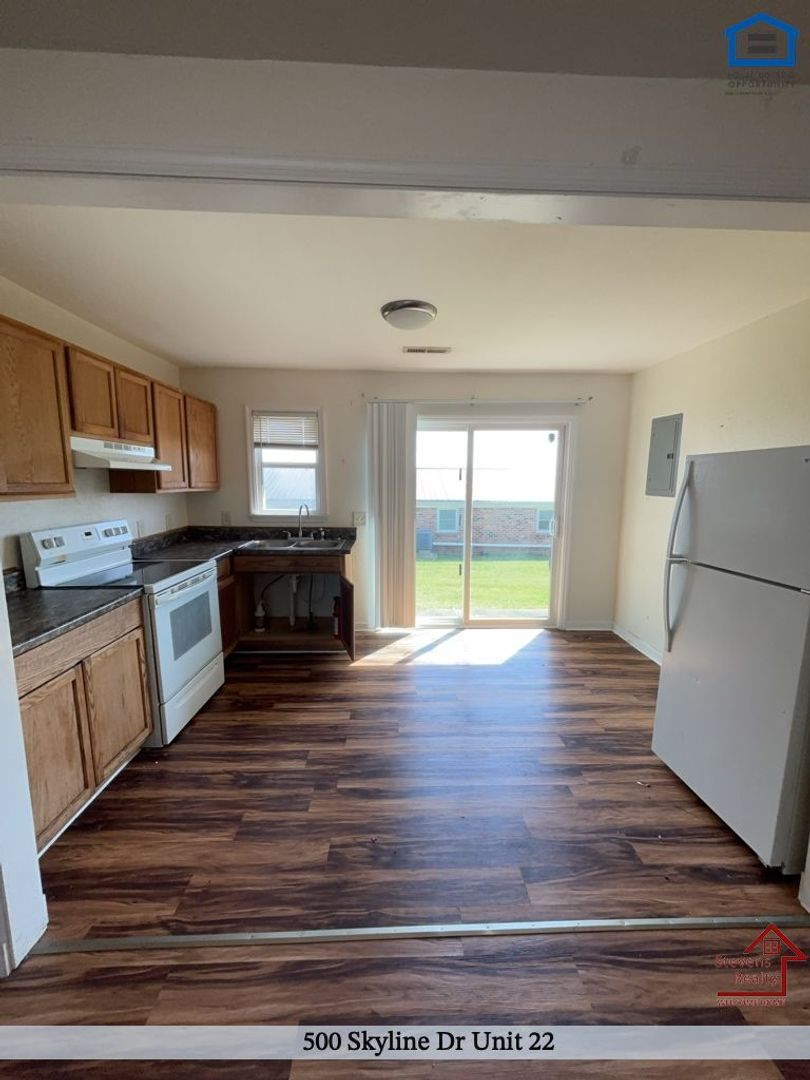 Building Photo - 500 Skyline Dr