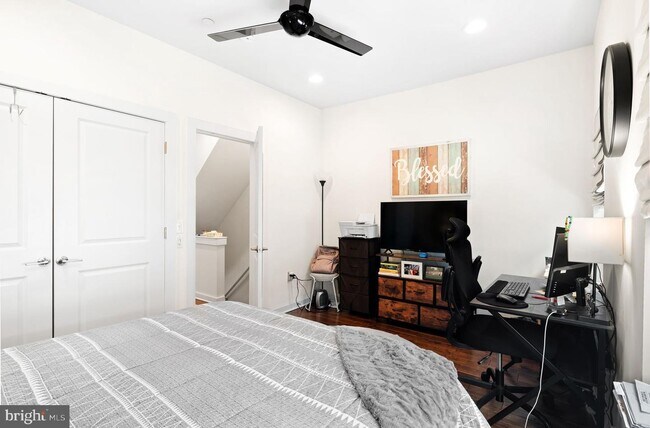 Building Photo - 1638 N 5th St