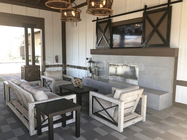 Building Photo - 13300 N 141st Ln