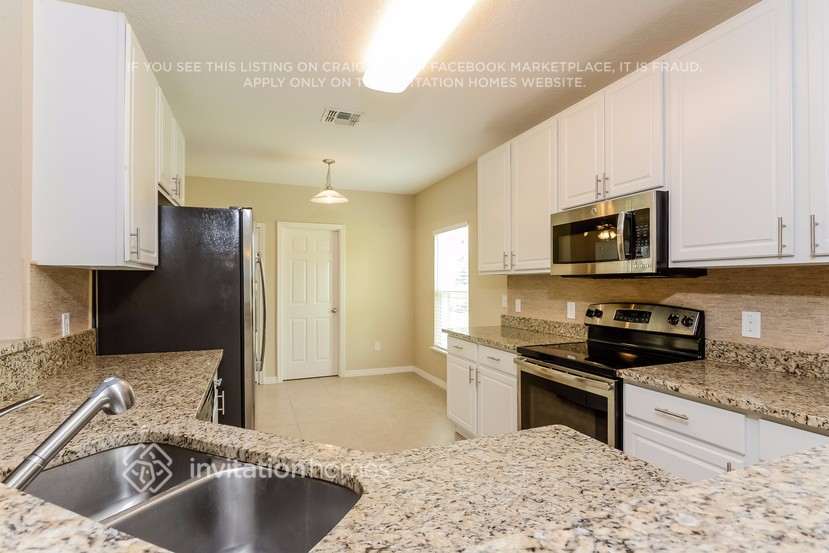 Building Photo - 5186 Deltona Blvd