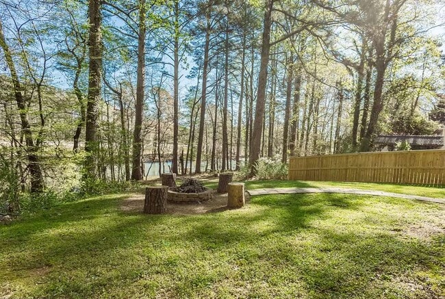Building Photo - 7865 Wilkinson Dr