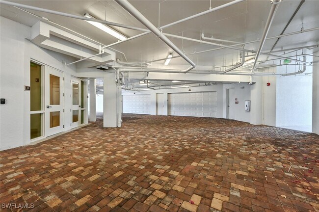 Building Photo - 1530 5th Ave S