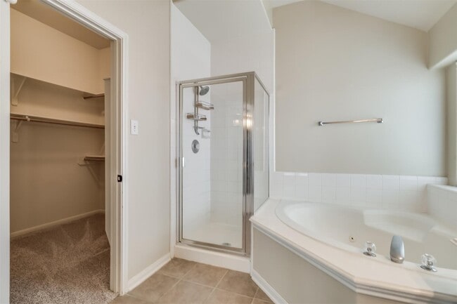 Building Photo - 3419 La Fleur Ln