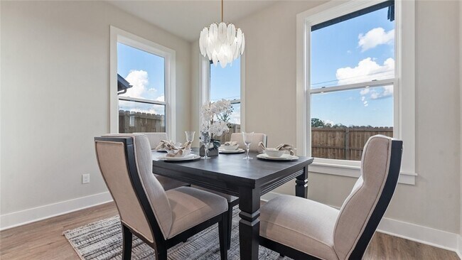 Building Photo - 1831 Utopia St