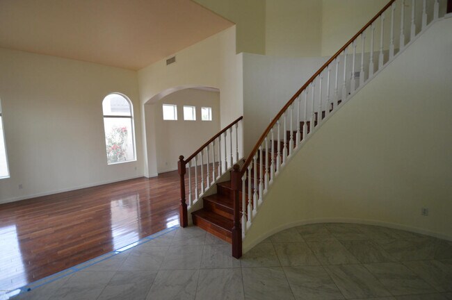 Building Photo - COMING SOON!! 5 bed 3 bath, 3000 + SFT with pool in Carino Estates, Chandler