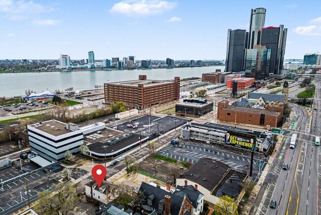 Building Photo - 1391 Woodbridge St