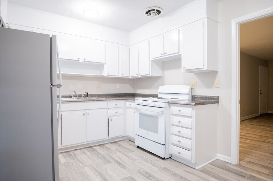 Carolina Pines Apartments 2109 Elvira St Fayetteville NC 28303