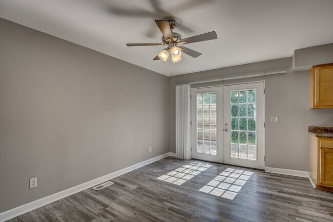 Building Photo - 1389 W Galbraith Rd