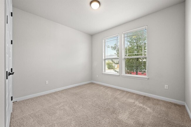 Building Photo - 8003 Orizzonte St