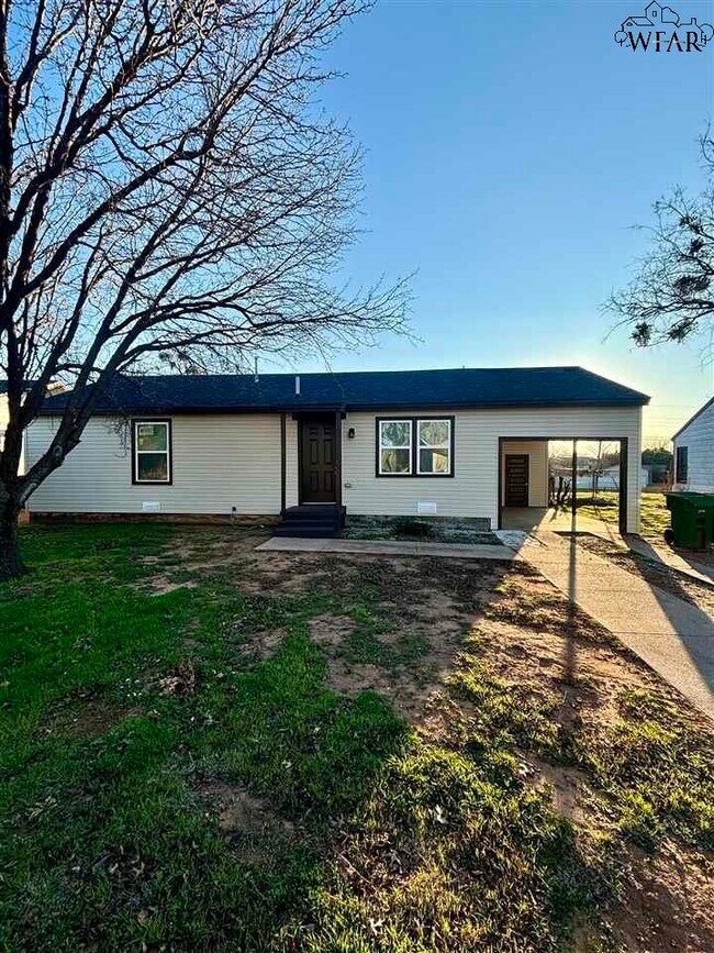 Primary Photo - 1639 Best Blvd