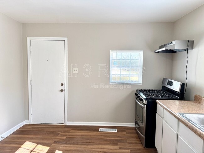 Building Photo - 117 Clayton St