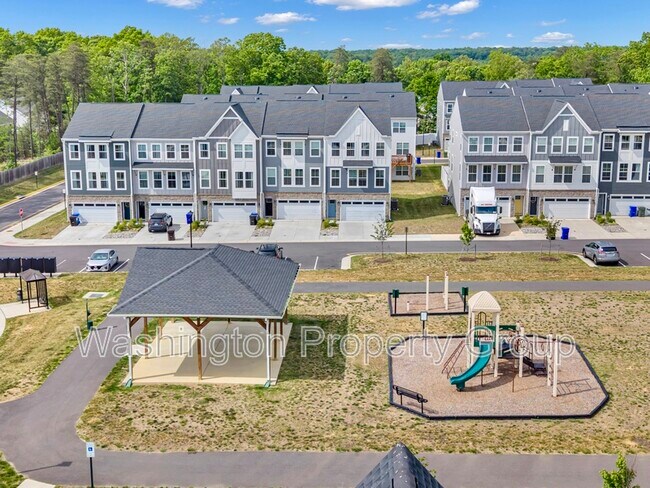 Building Photo - 4013 Singerville Ct