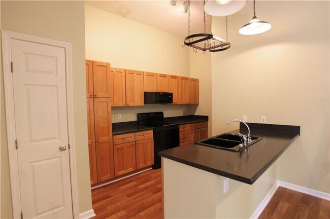 Building Photo - Home available February 2026!