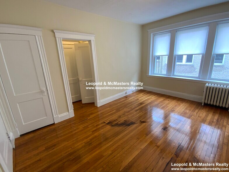 Building Photo - 11 Vinal St
