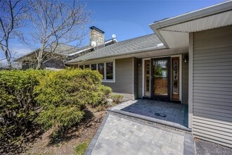 Building Photo - 19-21-21 Lamela Dr