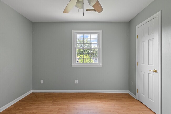 Building Photo - 1114 Collingwood Dr
