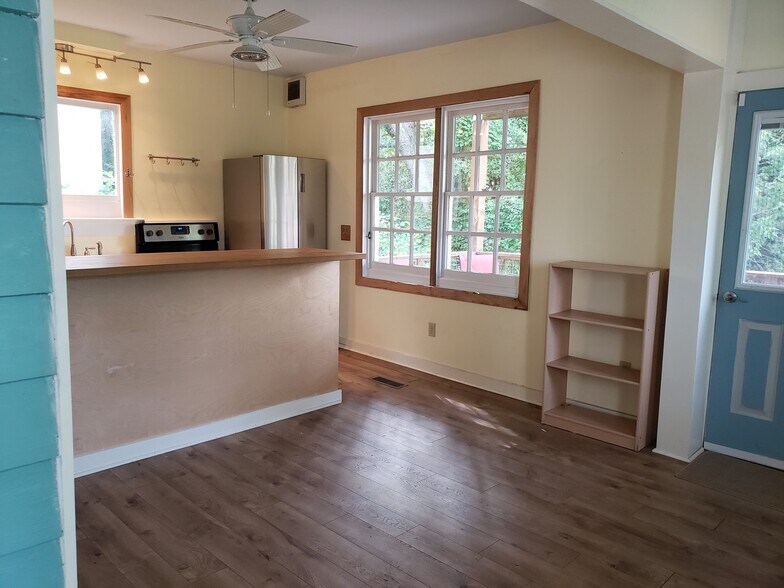 Building Photo - 503 Wachovia St