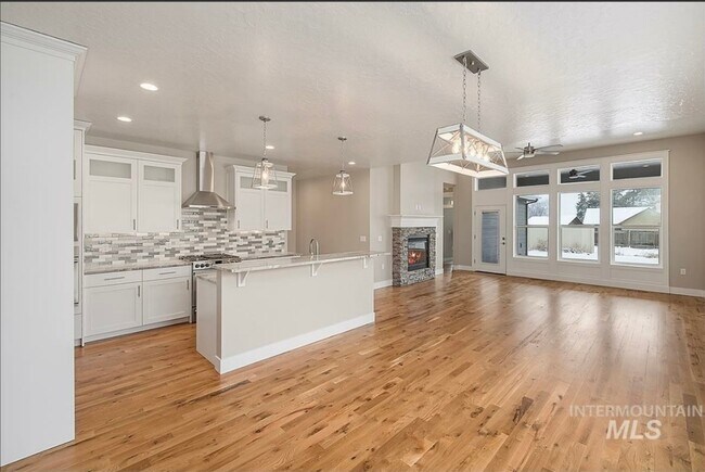 Building Photo - Beautiful Custom Single Level Boise Home A...