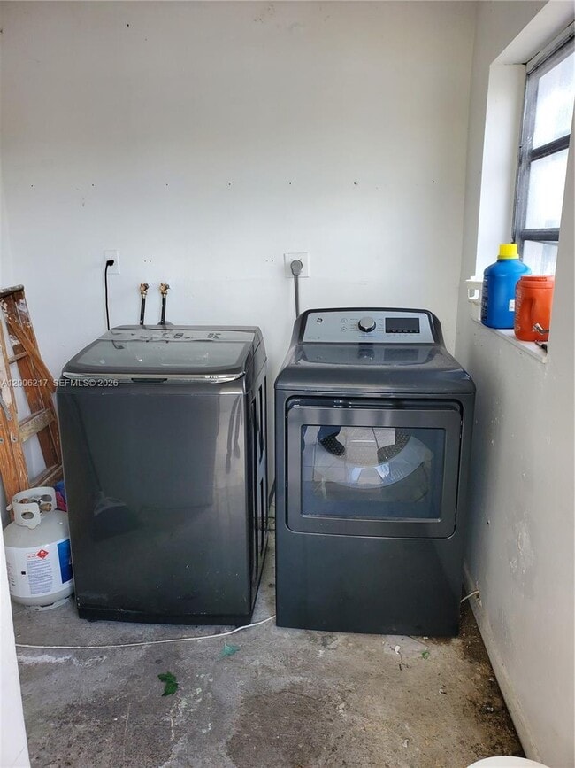 Building Photo - 13420 SW 62nd St