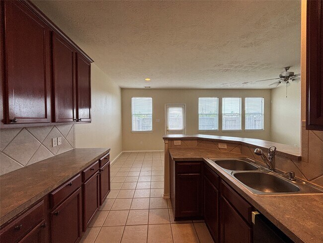 Building Photo - 2710 Maybrook Hollow Ln