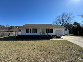 Building Photo - Charming Fayetteville Home on Cul-de-sac