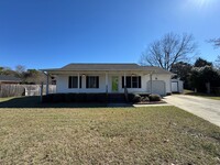 Building Photo - Charming Fayetteville Home on Cul-de-sac