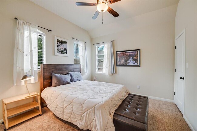 Building Photo - 18120 Lipan Apache Cove