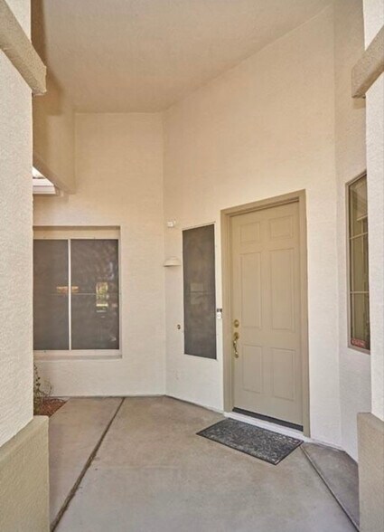 Building Photo - 1535 N Steele