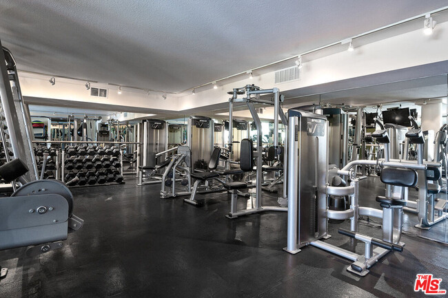 Building Photo - 1131 Alta Loma Rd