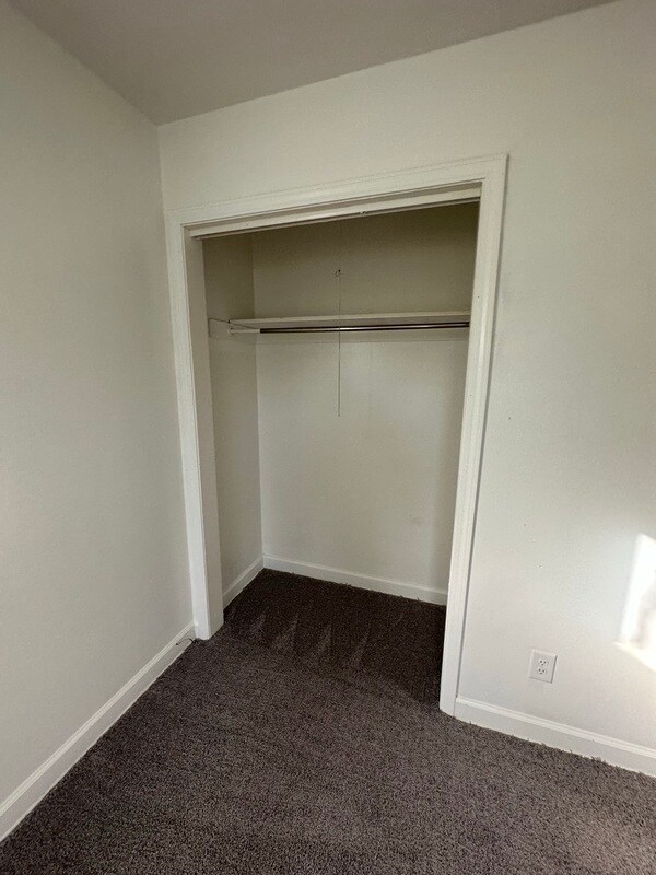 Building Photo - 5125 Bigelow Dr