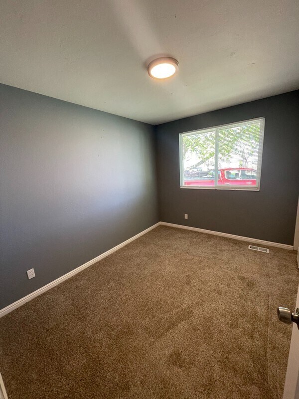 Building Photo - 2861 Cayenne Dr
