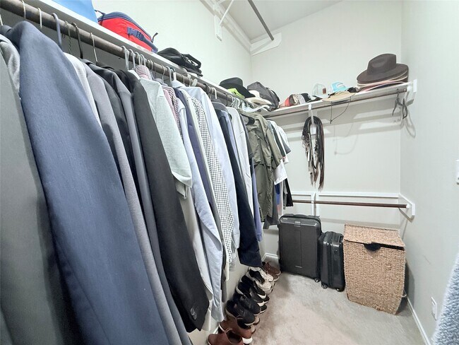 Building Photo - 8803 Oak Ivy Ln