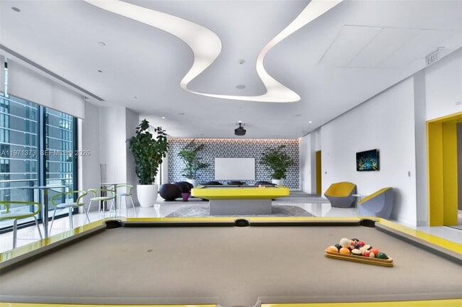 Building Photo - 501 NE 31st St