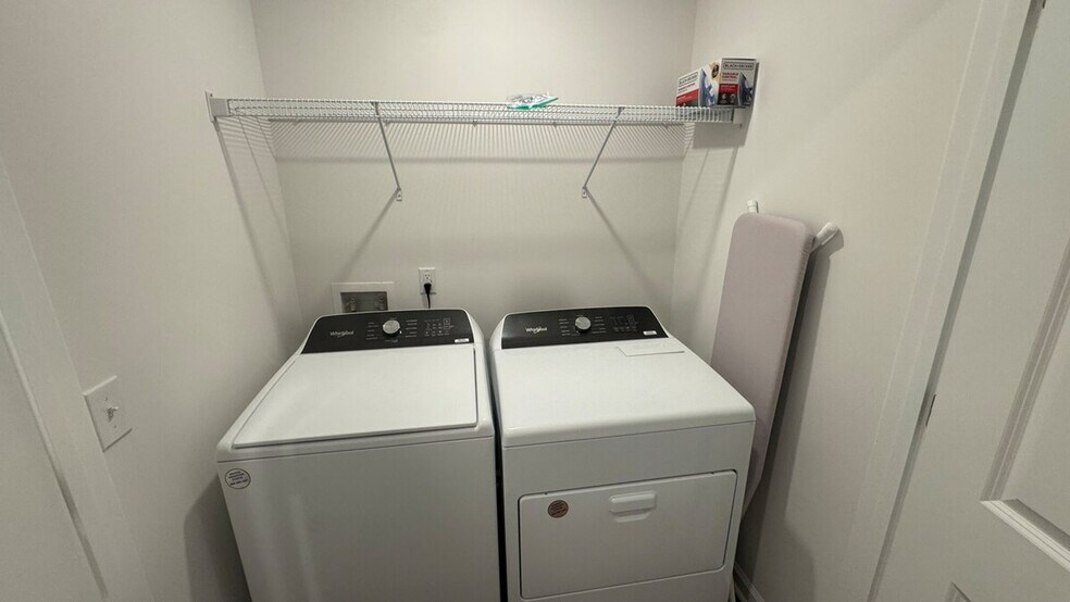 Building Photo - 134 Roxanne Dr