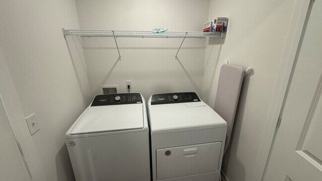 Building Photo - 134 Roxanne Dr