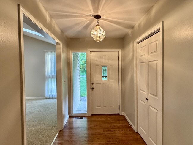 Building Photo - 212 Talah Ln