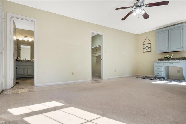 Building Photo - 2721 Linden Ln