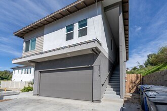 Building Photo - 2201-2217 Bonita Ct