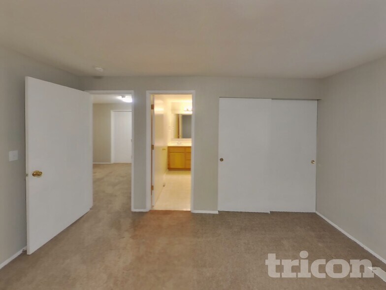 Building Photo - 22506 44th Ave Ct E