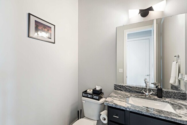 Building Photo - 2135 24th Ave N