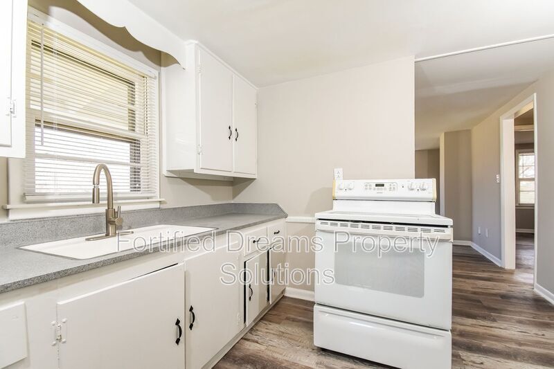 Building Photo - 4400 Voss Ave