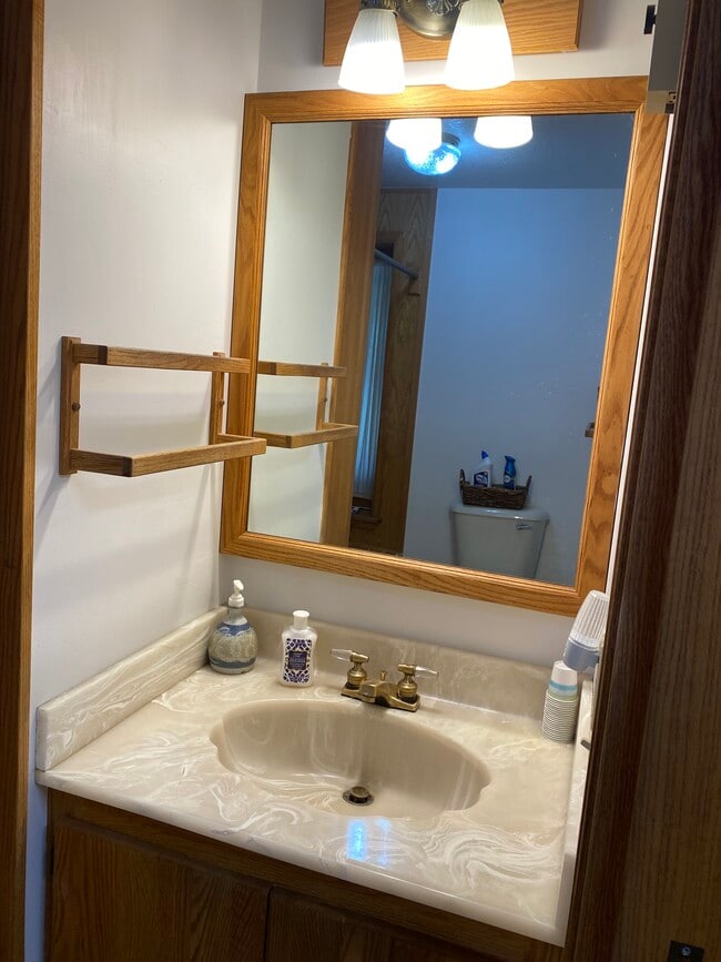 Building Photo - 391 N Somers Rd