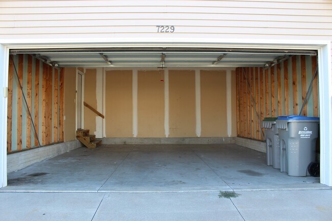 Building Photo - 7229 Whitewater Ln