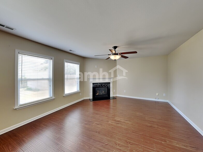 Building Photo - 1710 Cabarrus Crossing Dr