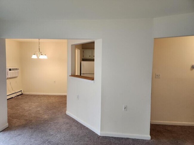 Primary Photo - 27 Forbus St