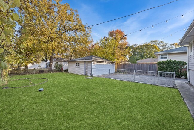 Building Photo - 1340 Oak St